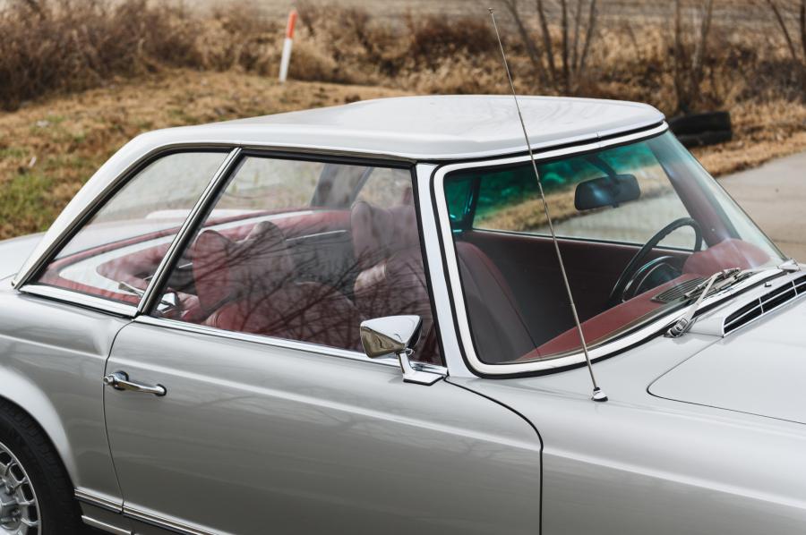 Детали экстерьера Mercedes-Benz 280 SL (W113) 1969 года  (EU) (фото 60 из 141)